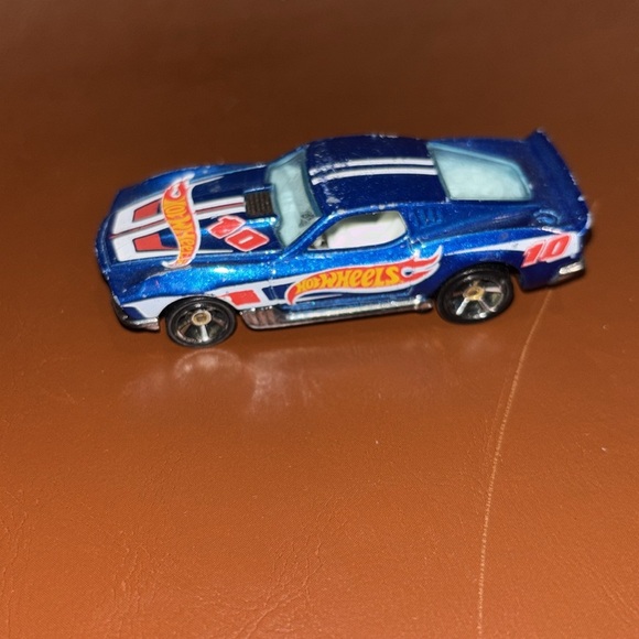 2010 hot wheels - Picture 2 of 3